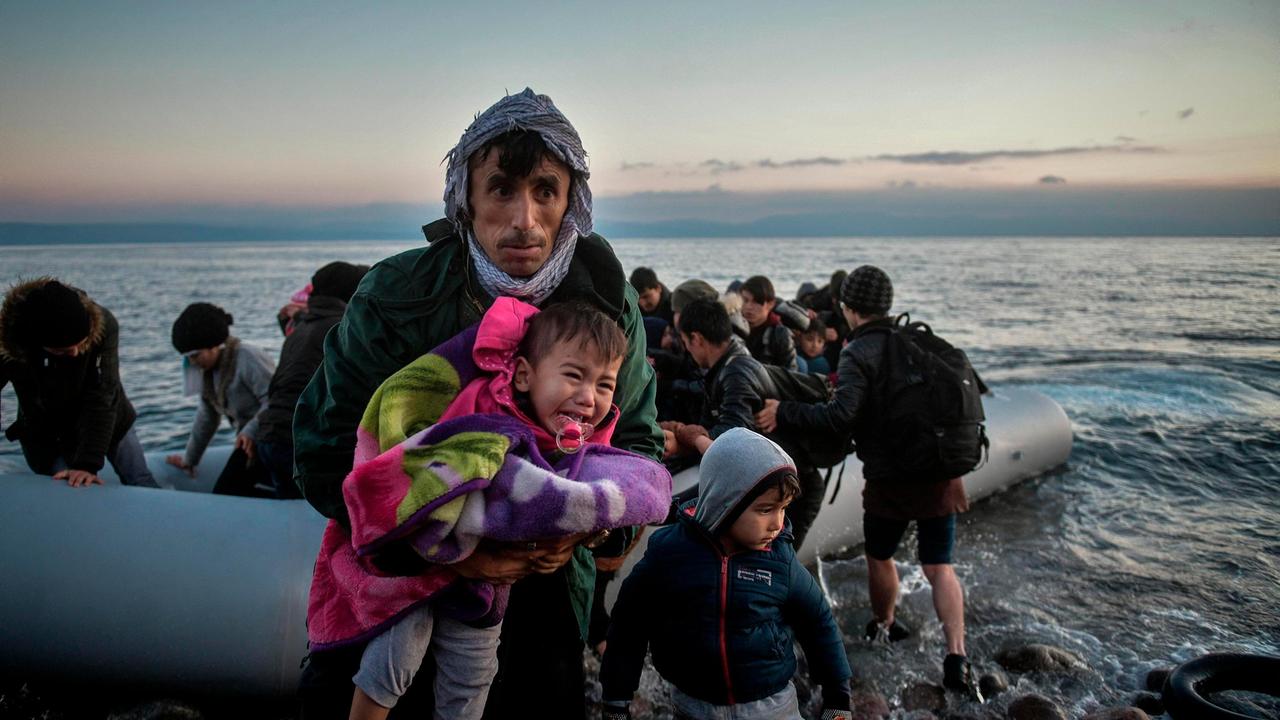 Migranti sbarcati all’isola di Lesbo