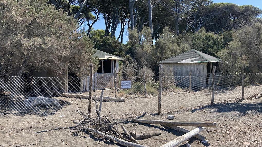 Ex villaggio francese, tutto fermo. Intanto si mette in sicurezza l’area