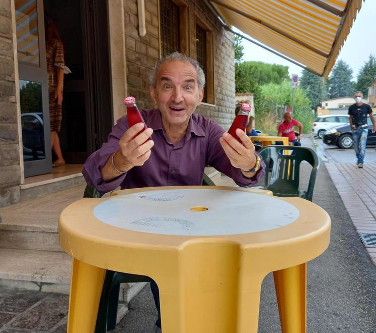 Jerry Potenza davanti al circolo Arci di San Giusto