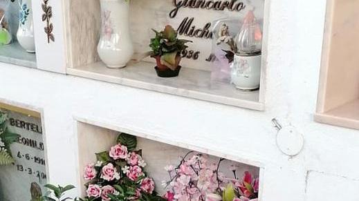 Portomaggiore, ladri di fiori e piante ancora in azione dentro al cimitero