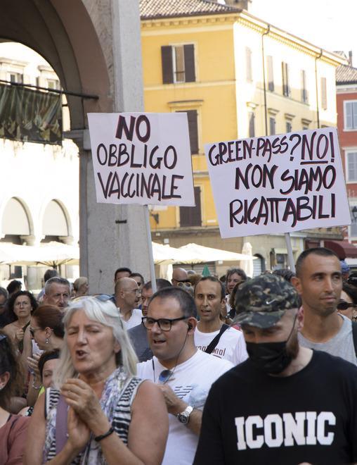«Modena, incursioni no vax sempre più moleste Ma la democrazia è anche tolleranza» 