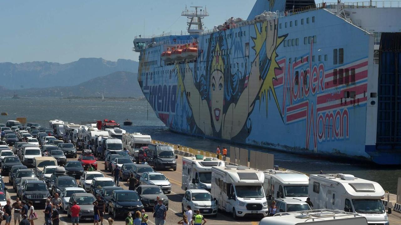 Sardegna più isolata, sos al governo