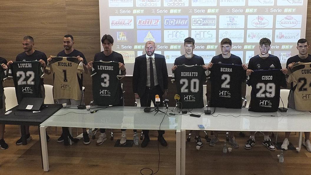 Il Pisa getta la maschera: presentati otto dei nuovi acquisti