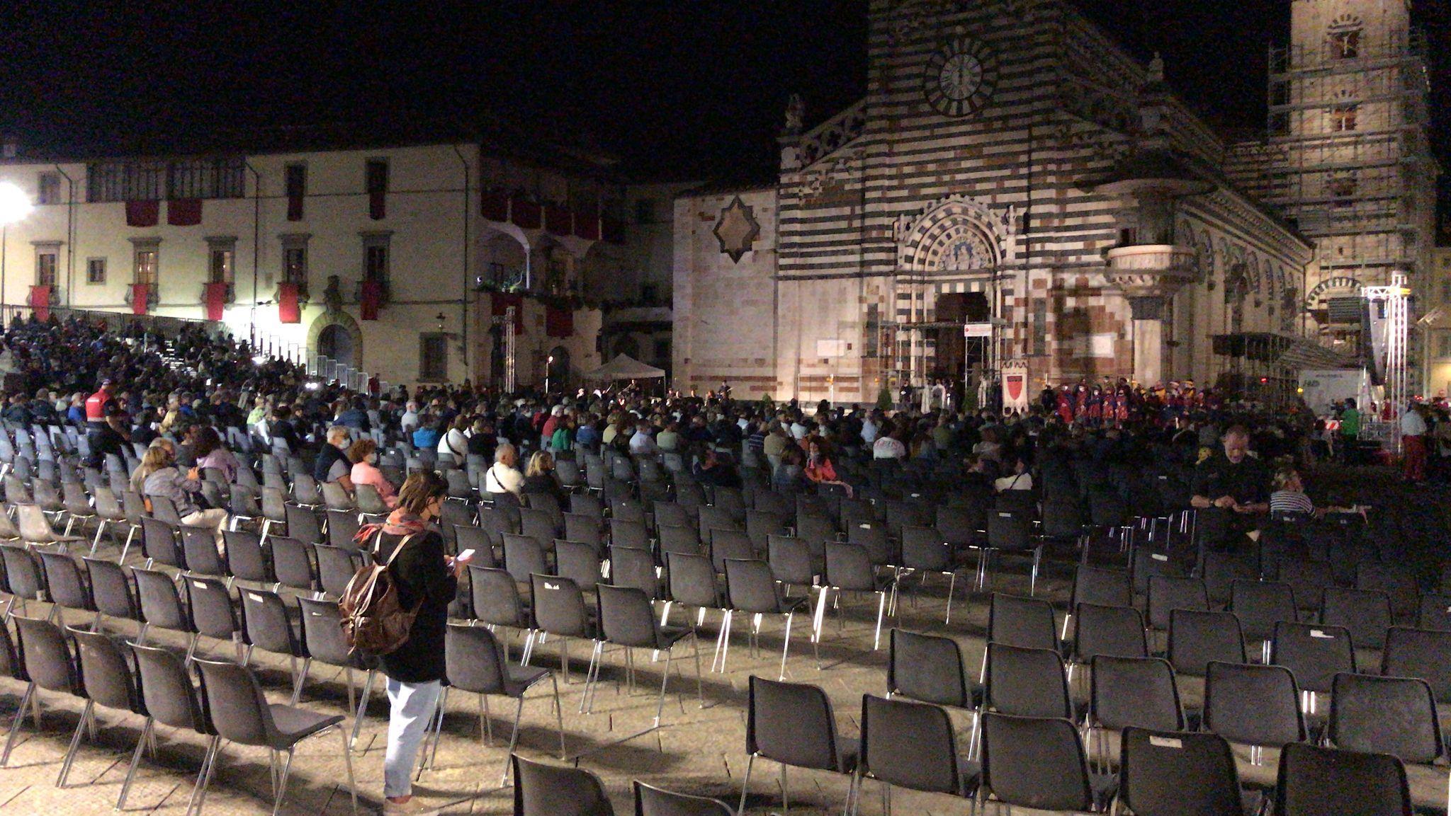 I posti vuoti in piazza Duomo
