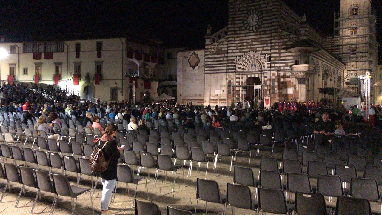 I posti vuoti in piazza Duomo