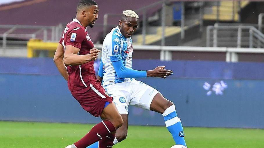 Osimhen graziato per la manata E contro la Juve sarà in campo