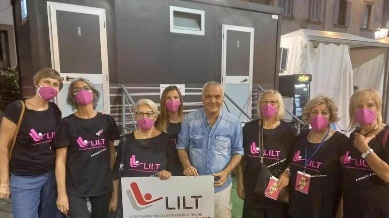 Un successo annunciato per lo show Panariello incanta in piazza Duomo