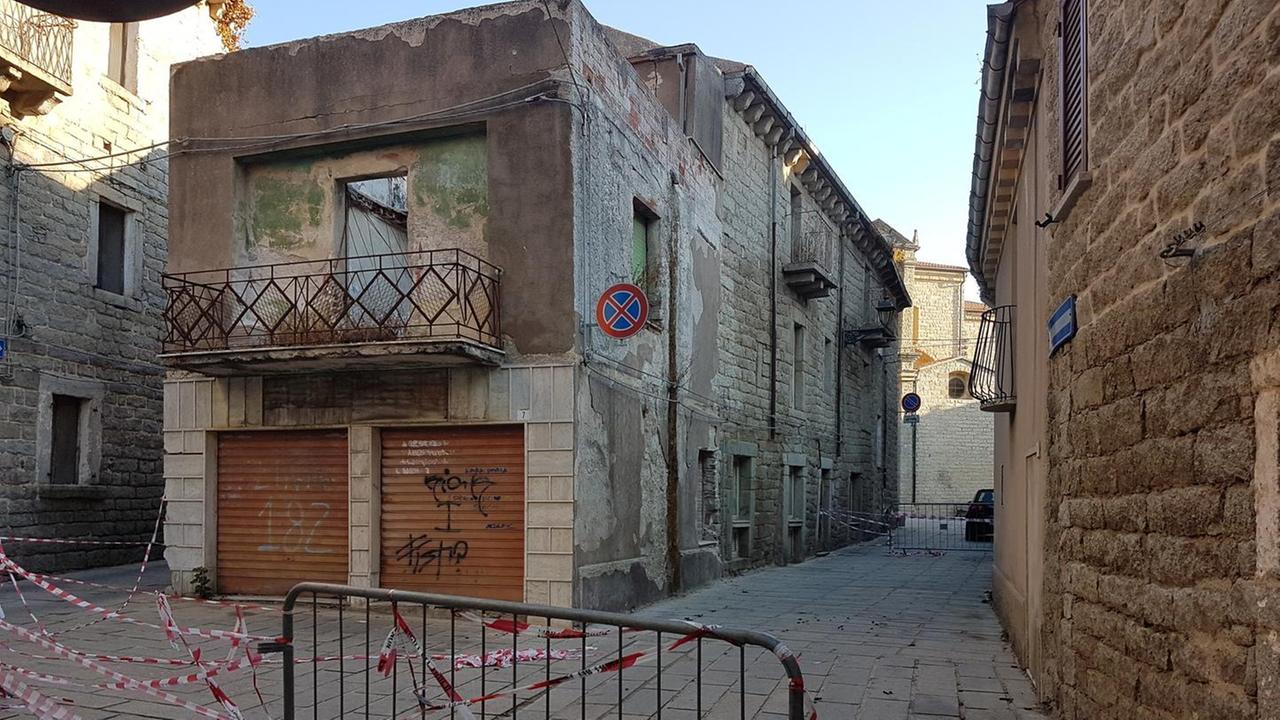 Palazzina degradata al centro presto al via i lavori di restauro