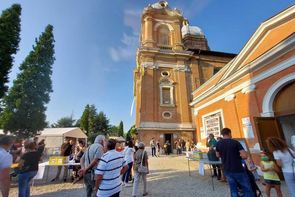 Migliaia di fedeli a Fiorano La festa secolare fa il pieno 