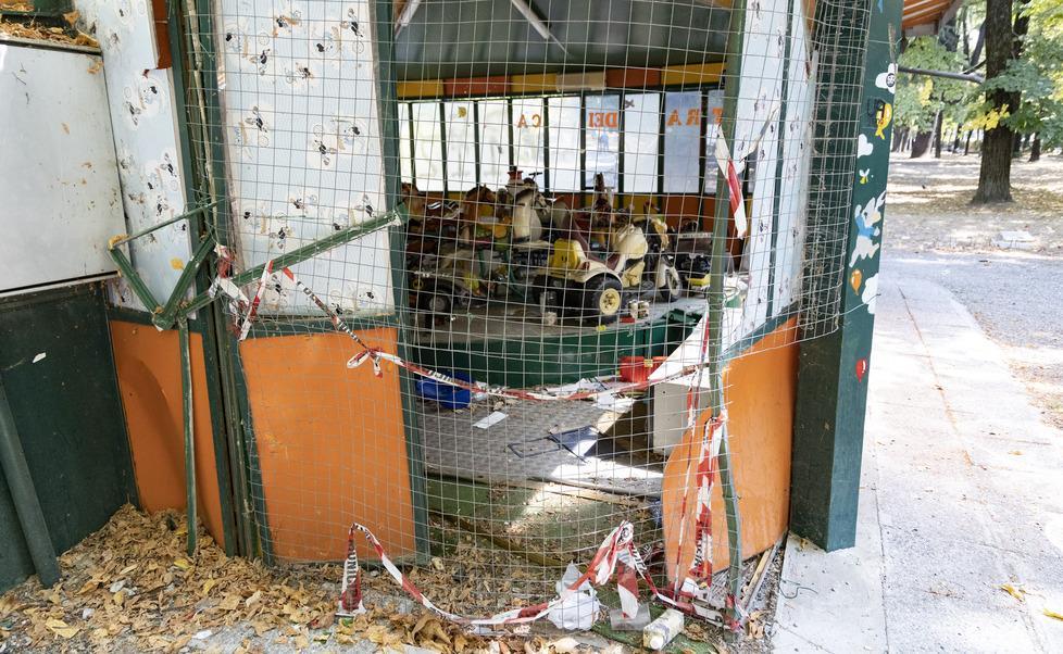 Mostra. Giostra dei Cavallini al parco: i vandali e i bivacchi a un anno dall’incidente 
