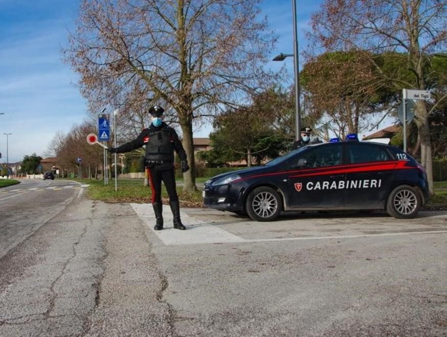 Copparo. Chiudono l’impiegata in ufficio e rubano i soldi della cassa 