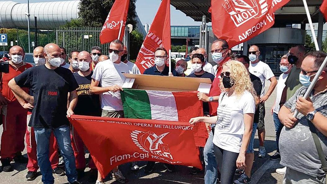 Vertenza Gkn, i 5 punti che il sindacato contesta nella procedura di licenziamento
