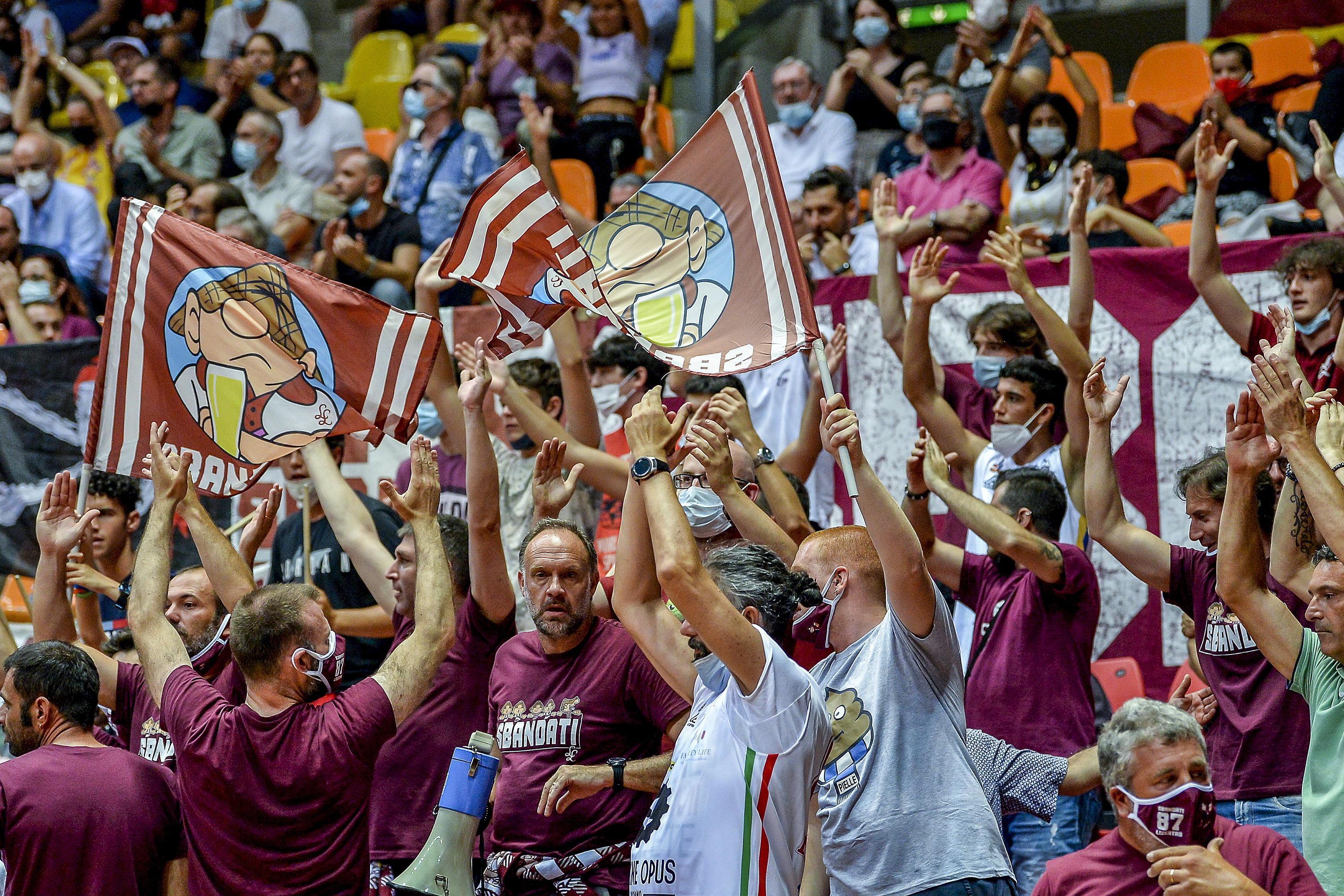 Libertas-Pielle, il derby si accende sul costo dei biglietti: «Prezzi da serie A» 