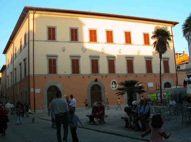 Danni da 74mila euro per la caduta in strada
