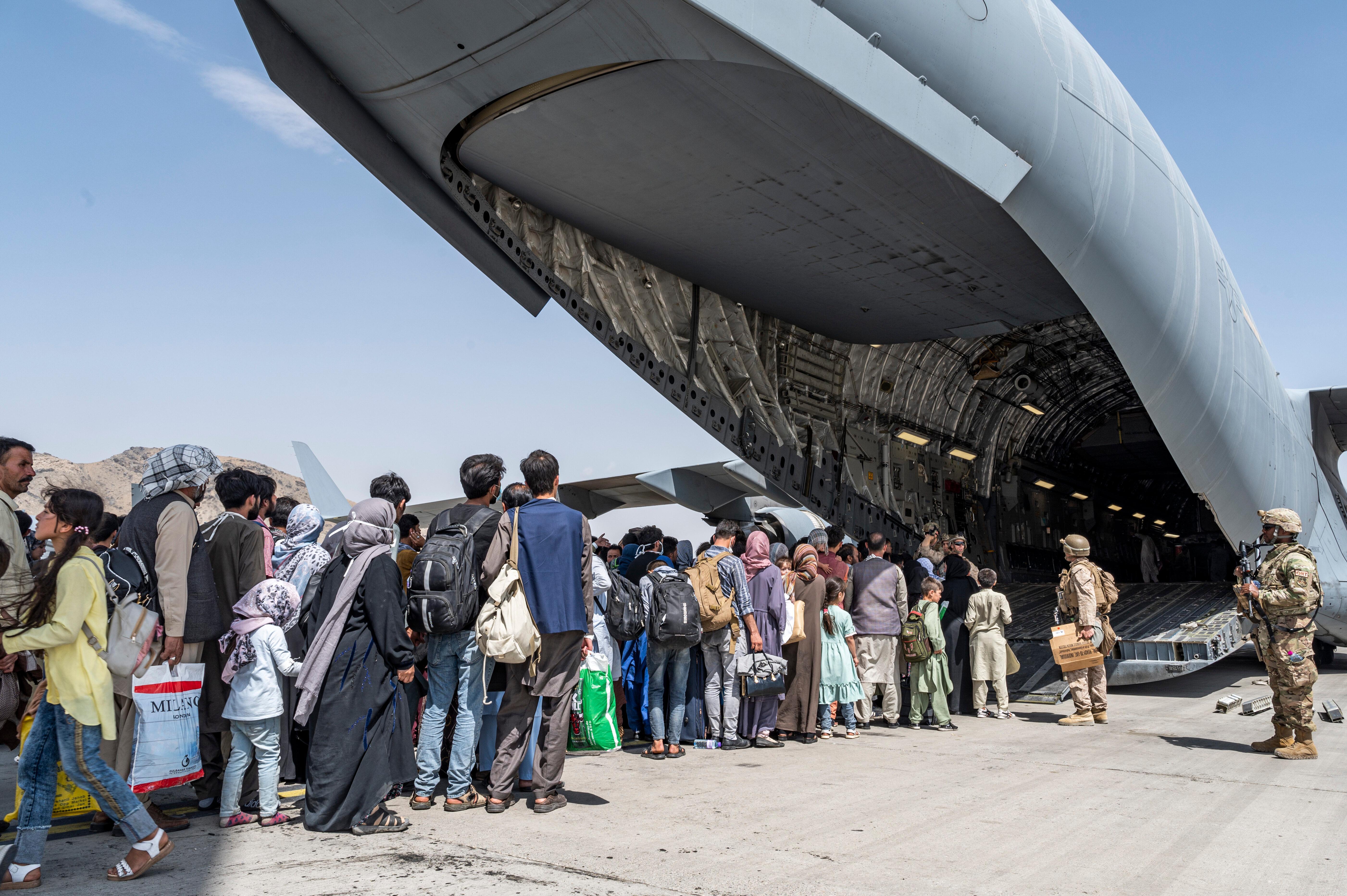 Crisi afghana, arrivate nel Ferrarese altre nove persone in fuga da Kabul