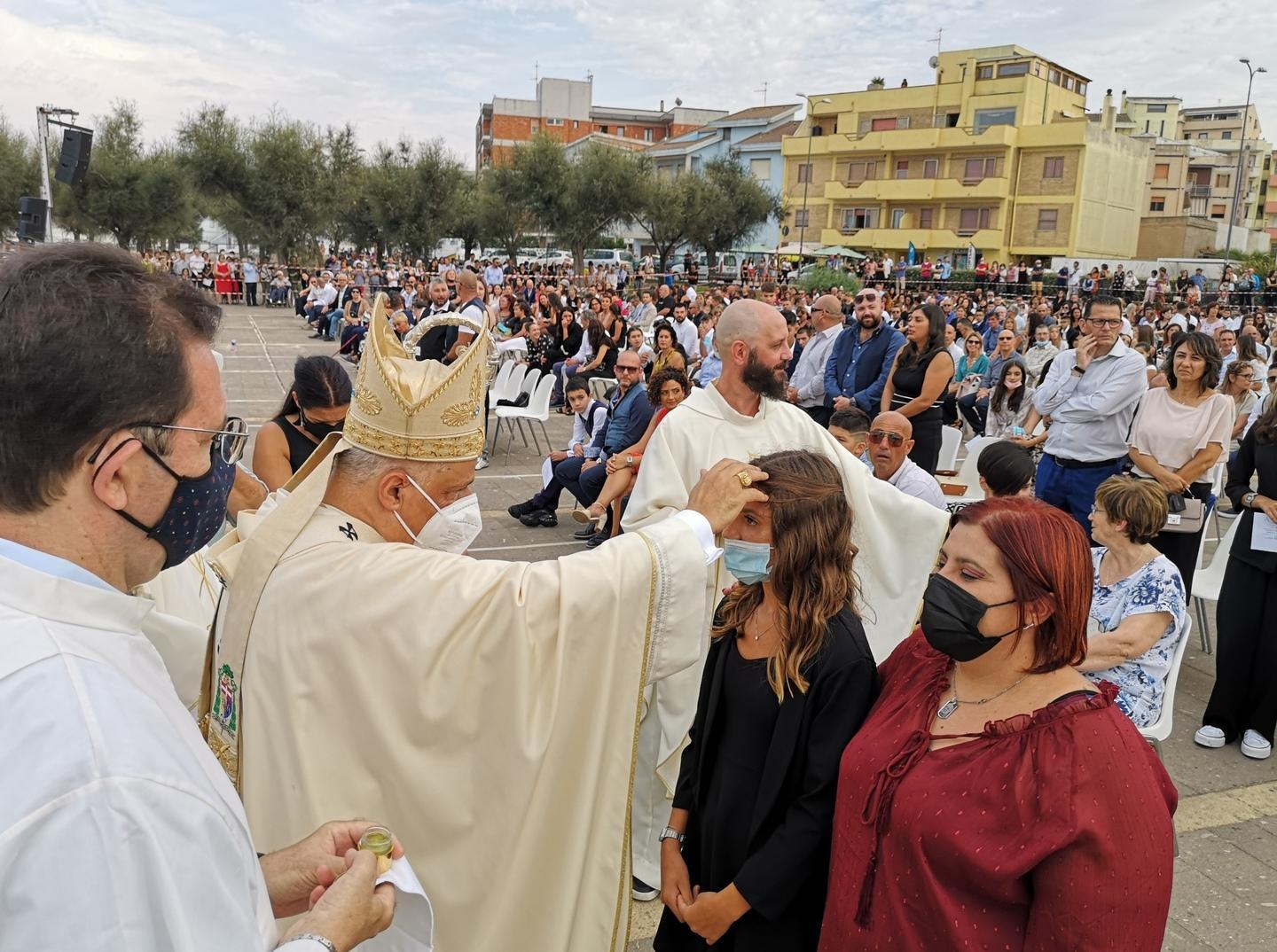 Il vescovo sceglie la piazza per le cresime 