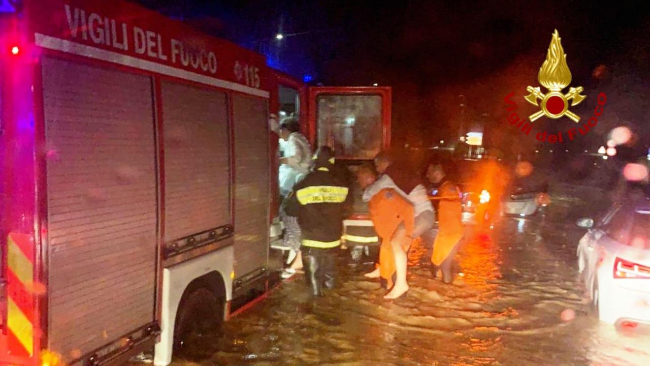 Maltempo, bombe d'acqua nel Cagliaritano: soccorsi 20 automobilisti in difficoltà sulla 195
