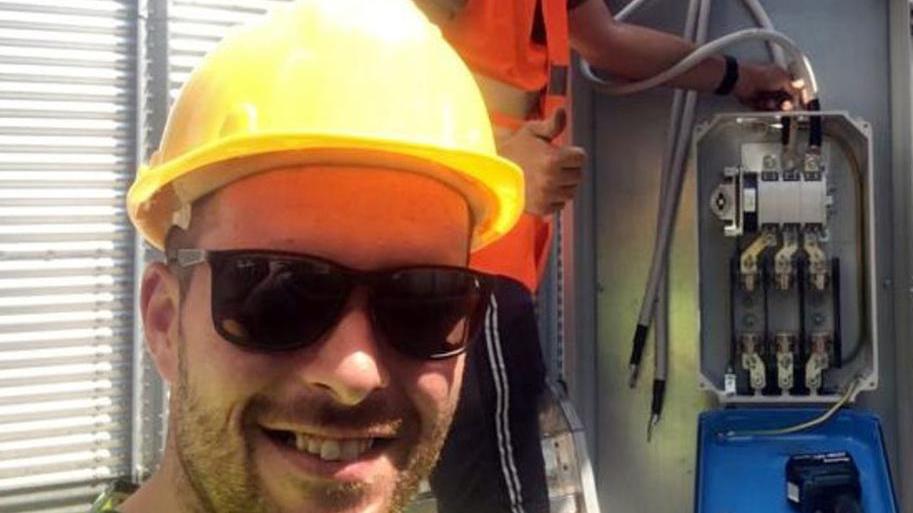 Copparo, con l’auto fuori strada: muore elettricista. È grave anche l’amico