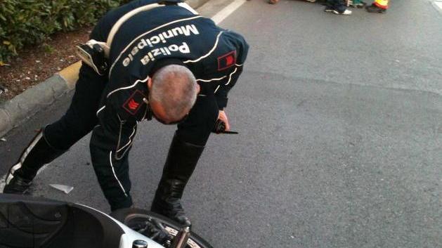 Travolto sulle strisce da scooterista