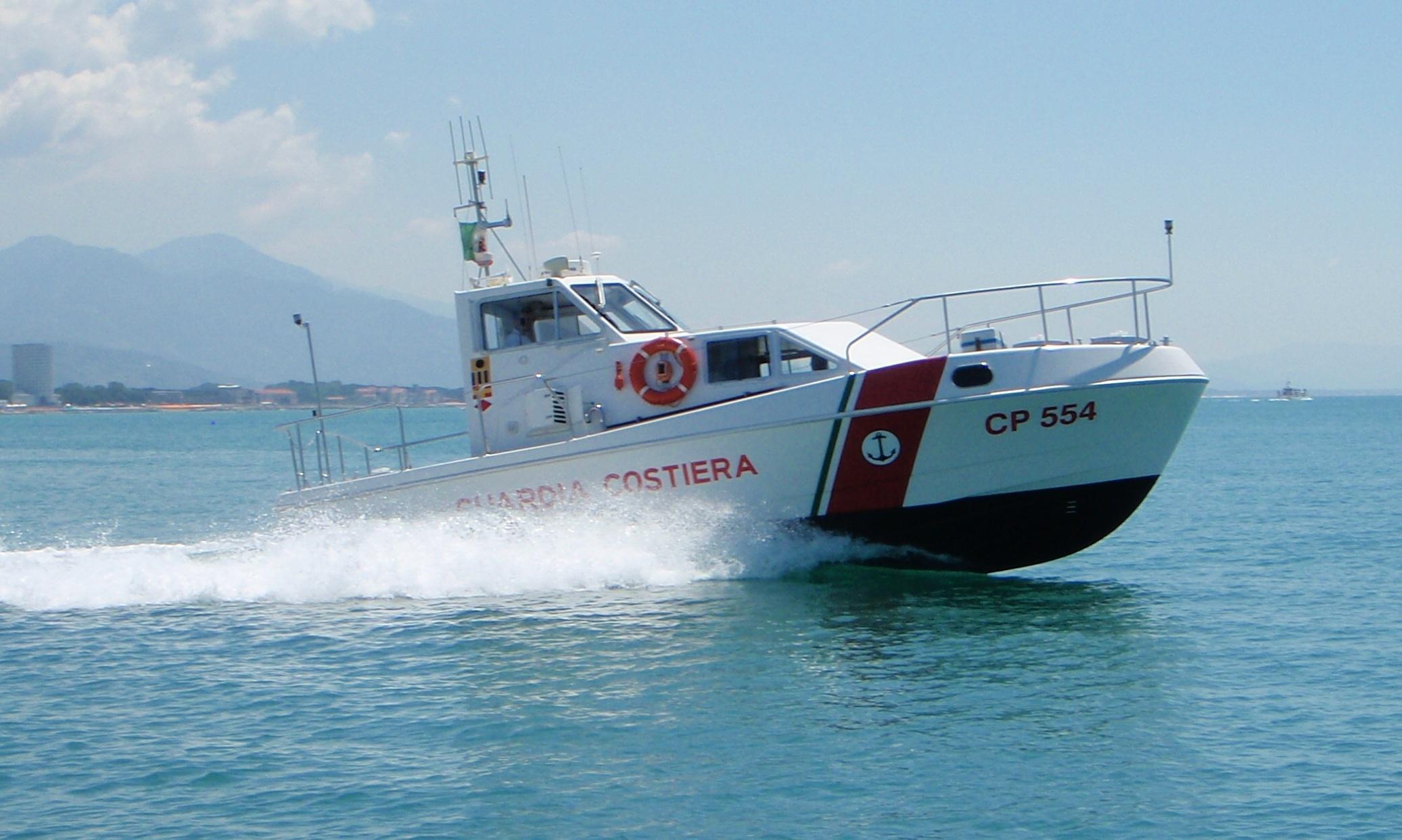 Pesca illegale al largo dell’isola di Capraia: barca multata 