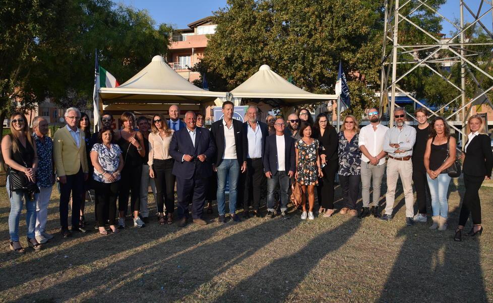 Fratelli d’Italia presenta la squadra di 31 candidati Meloni arriva a fine mese