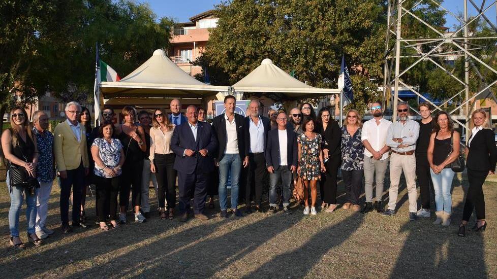Fratelli d’Italia presenta la squadra di 31 candidati Meloni arriva a fine mese