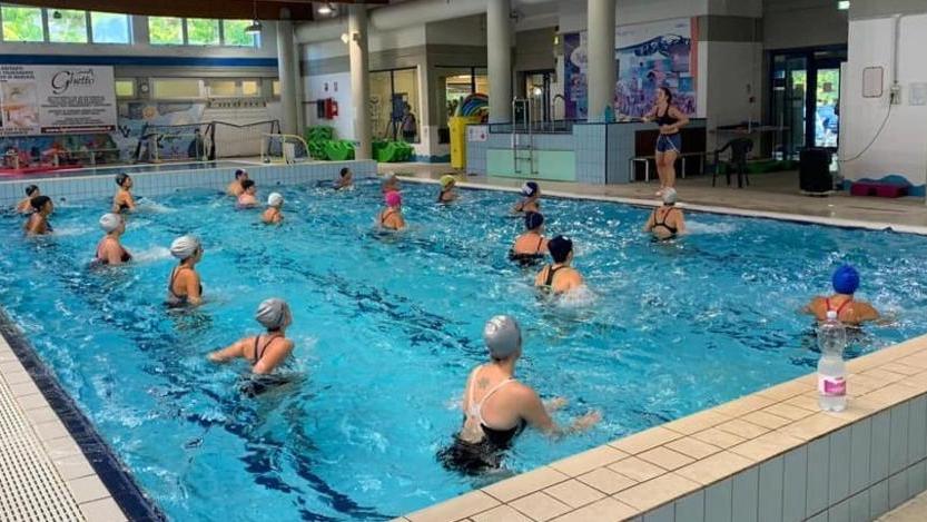 Riapre la piscina Ma la società presenta il conto