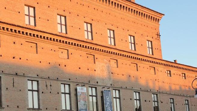 «Quella di San Giacomo è una ciclabile pericolosa per crepe e fronde»