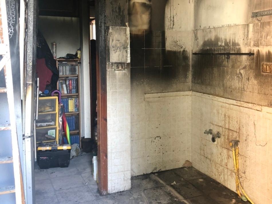Palazzina in via Venezia evacuata per le fiamme 