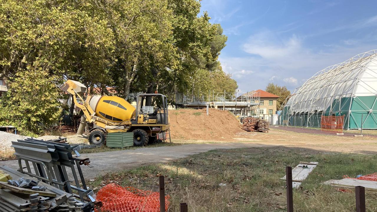 Il cantiere degli spogliatoi e dell'area basket (foto di Michele Falorni/Silvi)