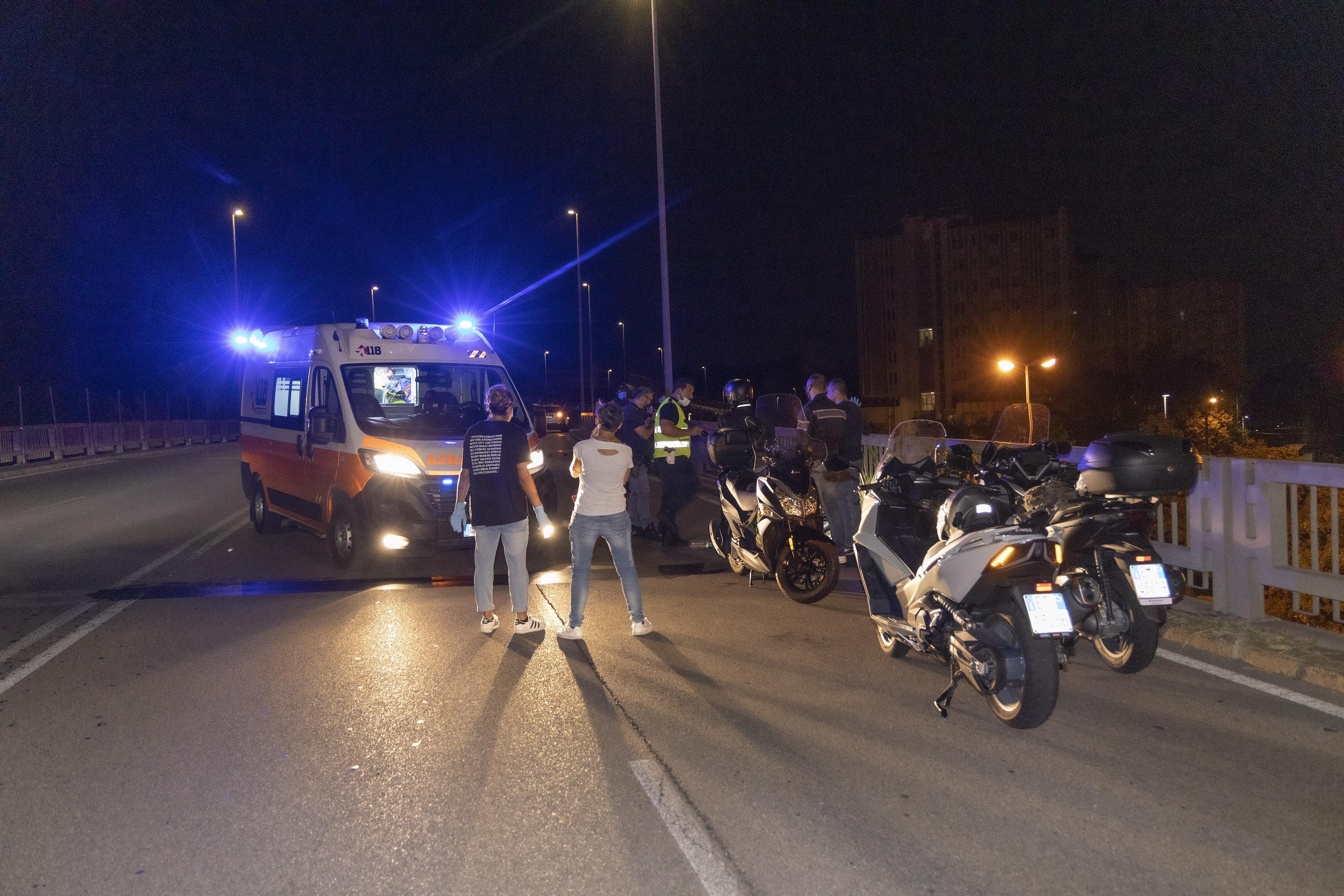 Modena, ciclista investito e ucciso da un'auto pirata sul cavalcavia Cialdini