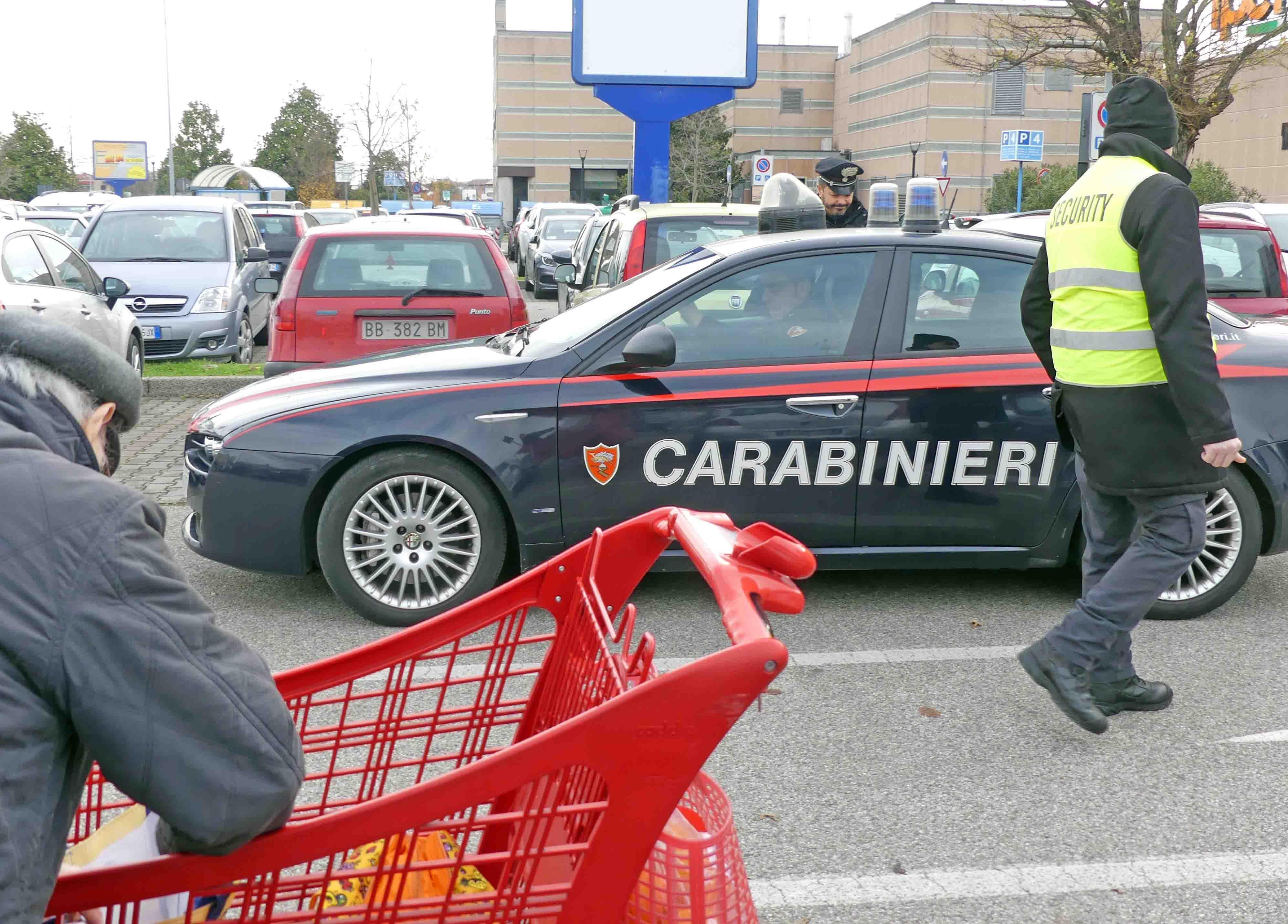 Ladra seriale di Parmigiano Reggiano incastrata dalle telecamere e denunciata
