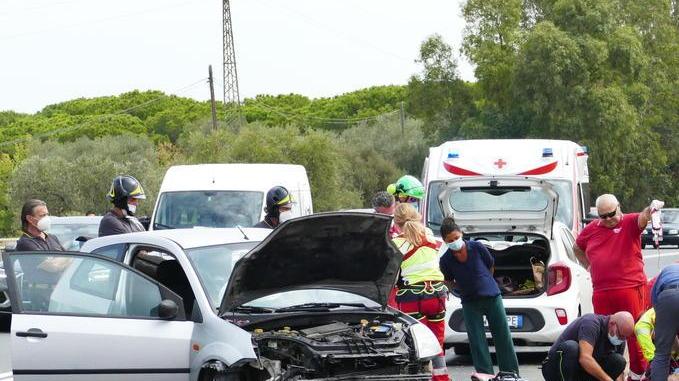 Grave dopo l'ennesimo incidente sull'Aurelia: «Questa strada è una trappola mortale»