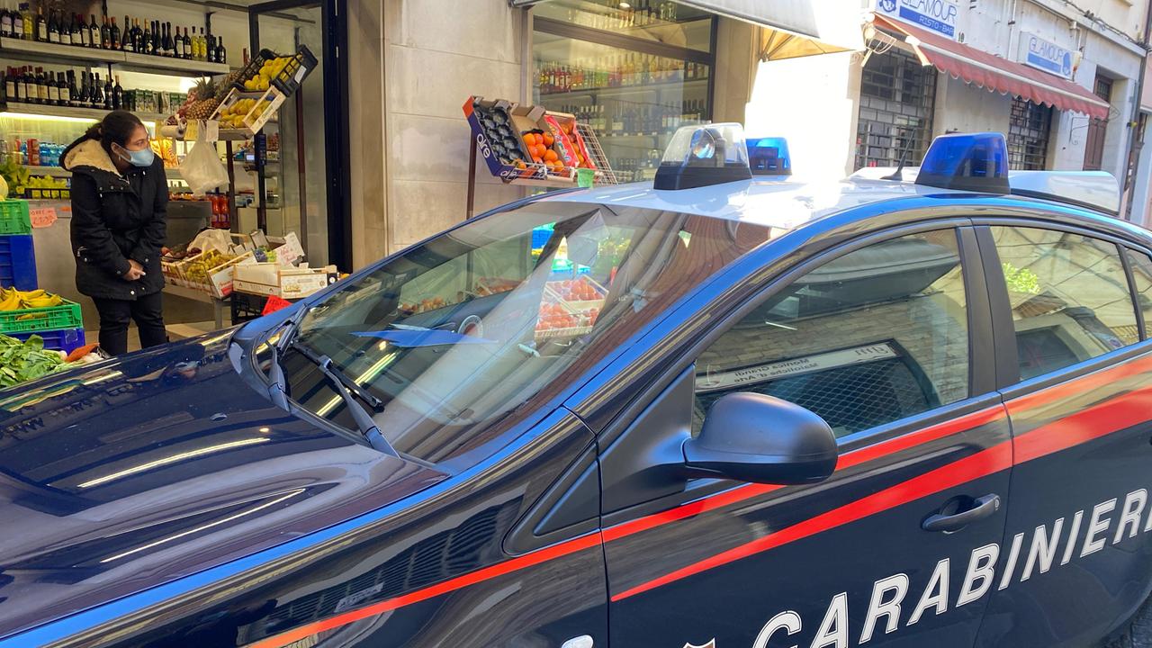 Controlli dei carabinieri, denunciate 5 persone