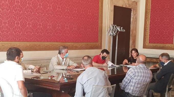 Un momento della conferenza dei capigruppo sulla Saint-Gobain