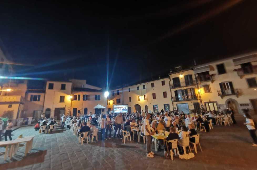 In piazza la cena per Sara D’Ambrosio