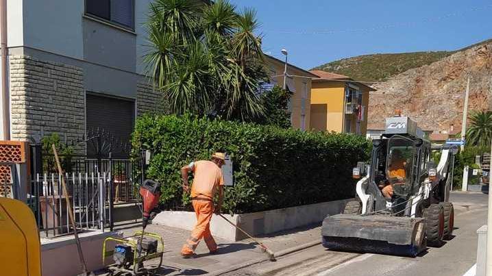 Nuovi manti d’asfalto lungo le strade di Vecchiano e frazioni