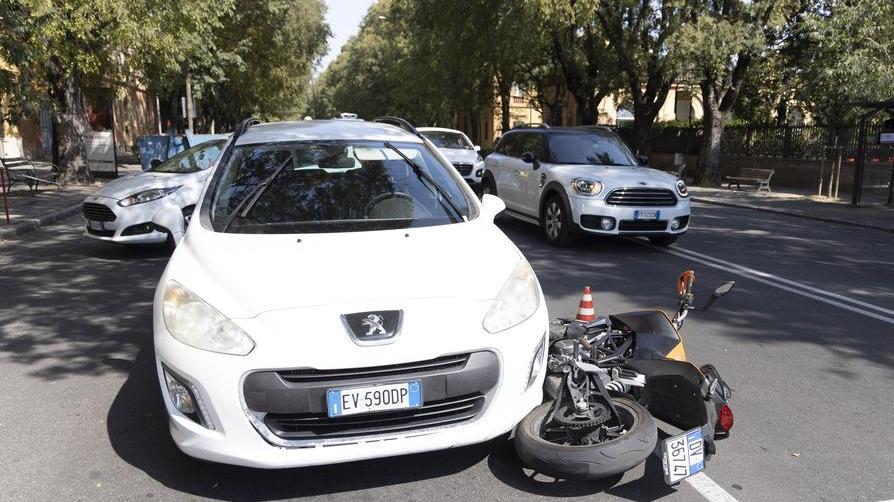 Incidente tra auto e moto allo Storchi