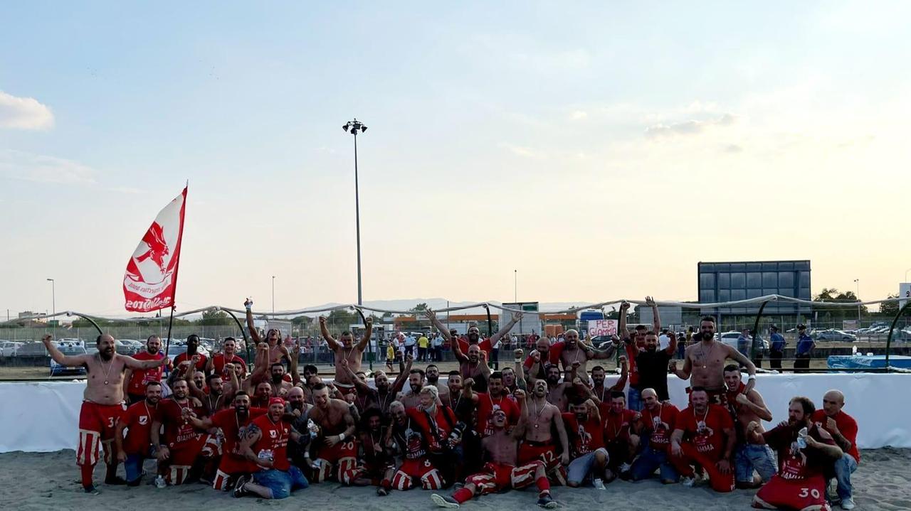 Foto finale di gruppo per i Rossi di Santa Trinita