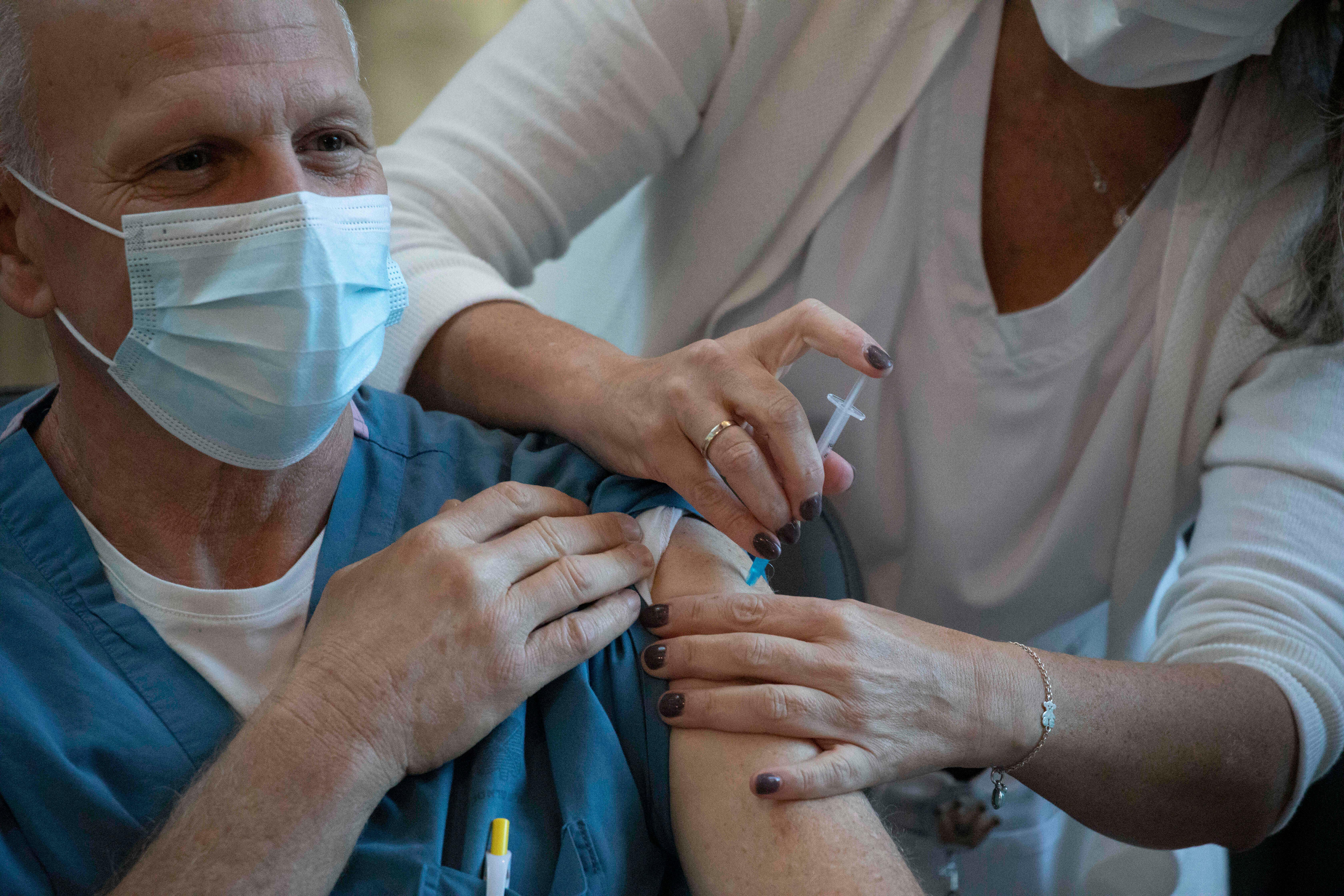 Covid, nessun decesso e due ricoveri. Altri 33 contagi