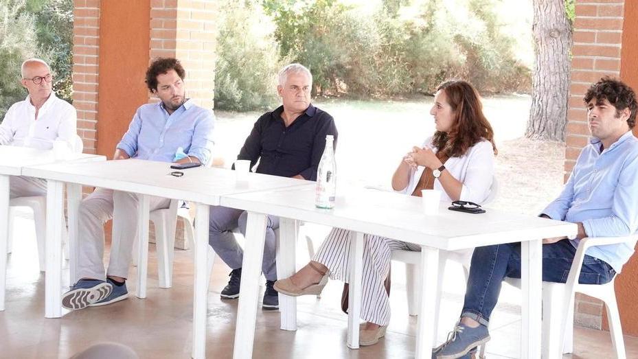 Pierucci si presenta da candidato E porge la mano a Viareggio