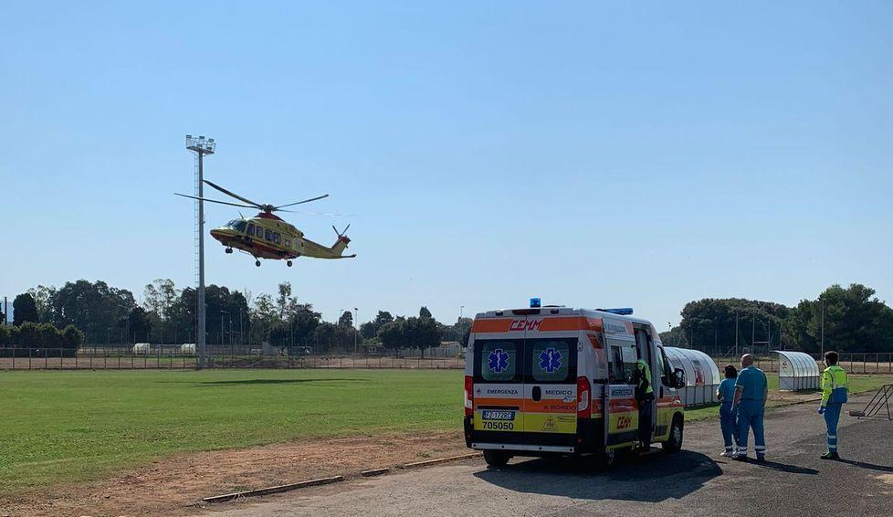 Cade dalla barca nell’area del cantiere Interviene Pegaso