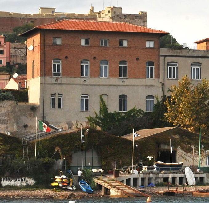 Grigolo senz’acqua, studenti trasferiti 