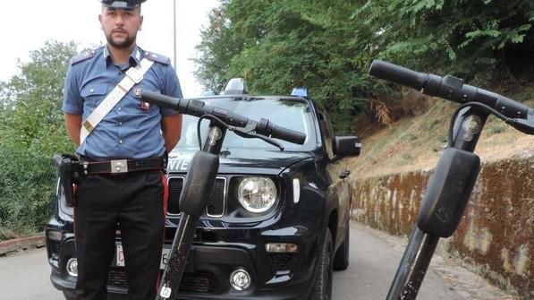 Rubano monopattini Scoperti grazie al gps e denunciati dai carabinieri