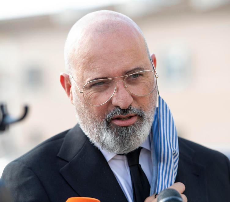 Il presidente Bonaccini presenta il suo libro ai Chiostri di San Pietro