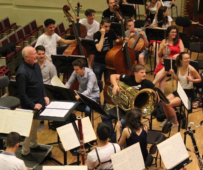 Ferrara Musica riparte dalle note di Euyo Riflettori accesi a teatro 
