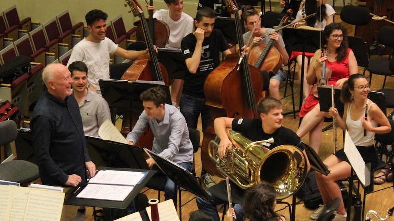 Ferrara Musica riparte dalle note di Euyo Riflettori accesi a teatro