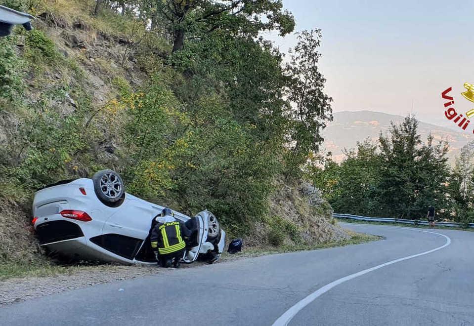 Sestola Auto precipita e si rovescia Grave una ragazza 18enne