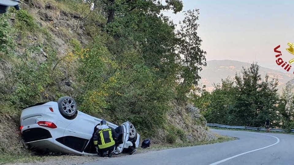 Sestola Auto precipita e si rovescia Grave una ragazza 18enne