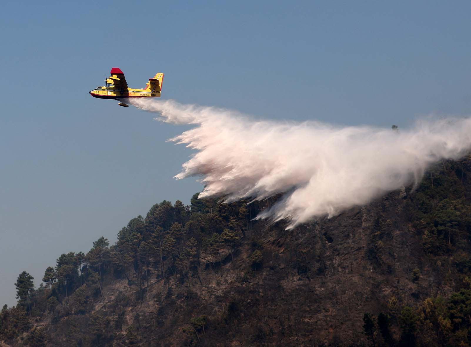 Spento l'ultimo rogo, rientra l'allarme incendi a Massa Carrara
